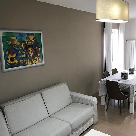Appartement 5 Miles Apt à Rocca Cinquemiglia Extérieur photo