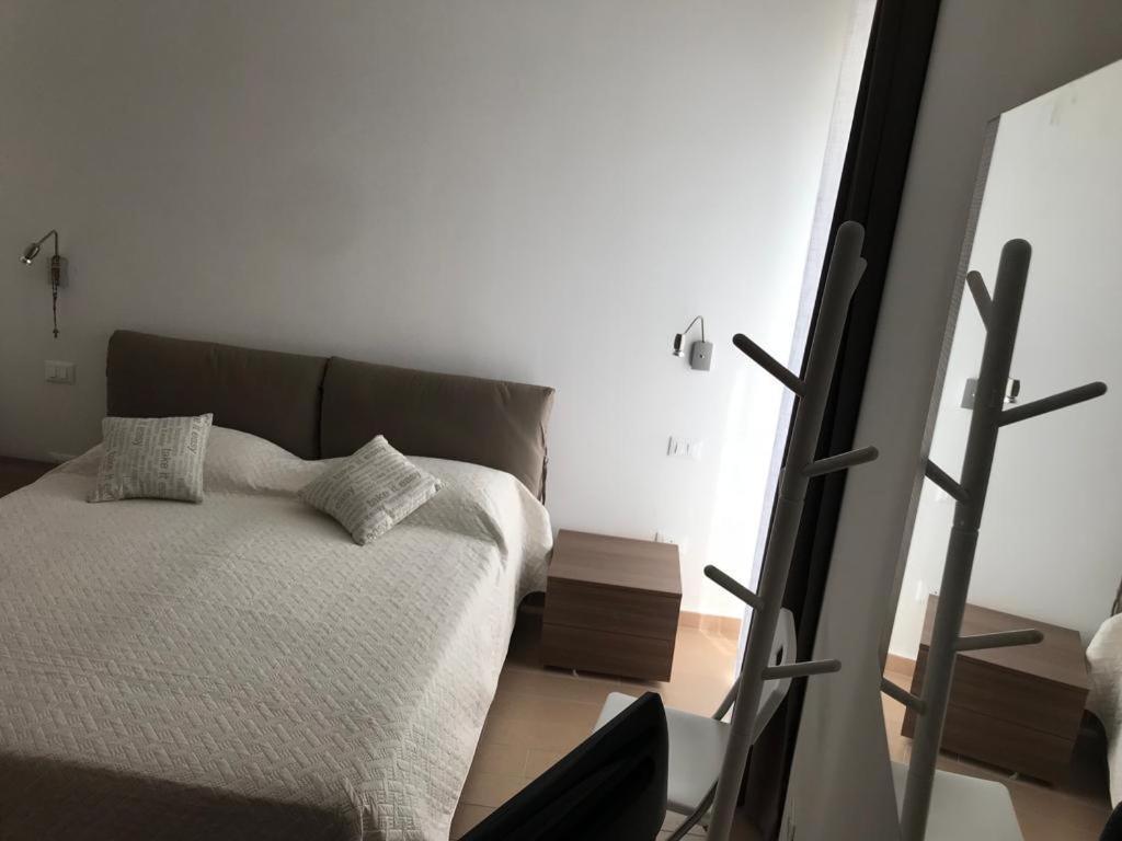 Appartement 5 Miles Apt à Rocca Cinquemiglia Extérieur photo