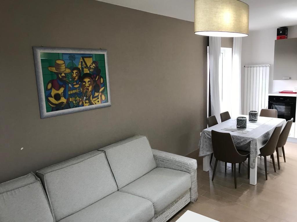 Appartement 5 Miles Apt à Rocca Cinquemiglia Extérieur photo